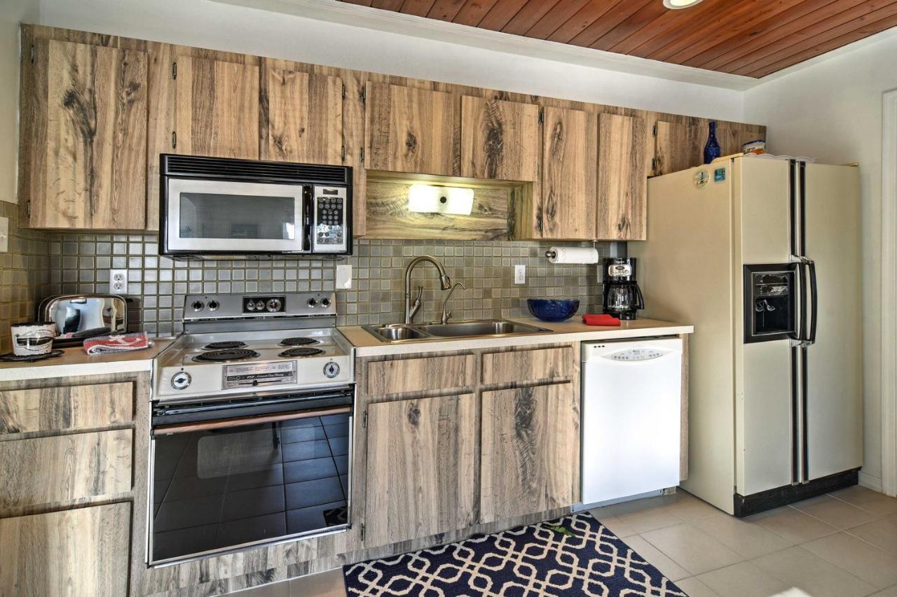 Indian Shores Cottage With Cabana - Steps To Beach! Clearwater Beach Exteriör bild