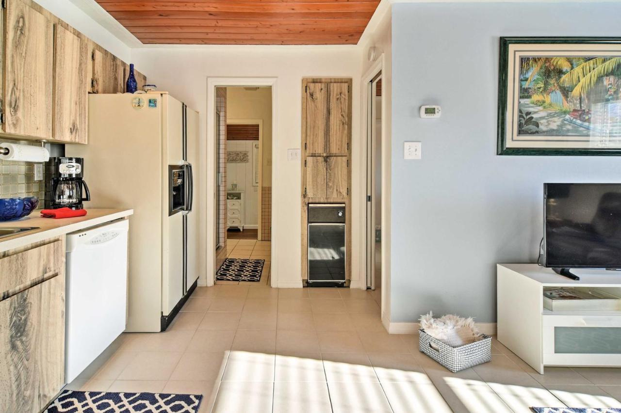 Indian Shores Cottage With Cabana - Steps To Beach! Clearwater Beach Exteriör bild