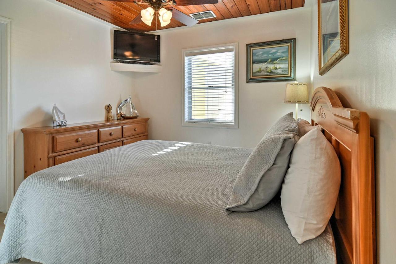 Indian Shores Cottage With Cabana - Steps To Beach! Clearwater Beach Exteriör bild